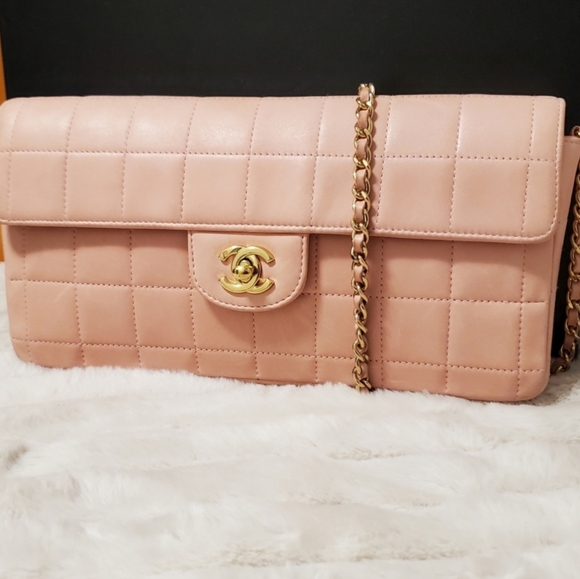 Authentic Chanel Chocolate Bar Flap Bag in Pink - Picture 15 of 17